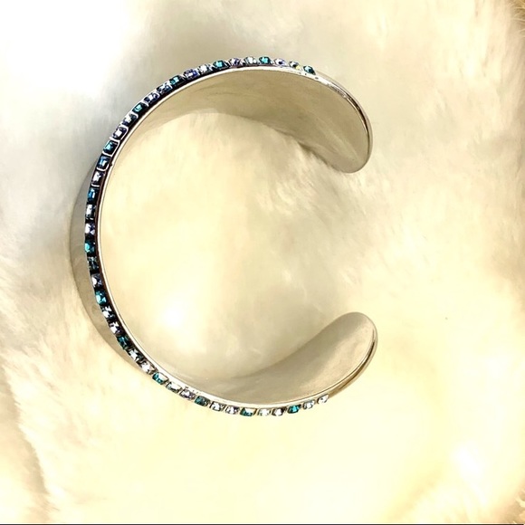 🌸HP 🌸Hand cut topaz & aquamarine Swarovski crystal cuff bracelet - Picture 4 of 11